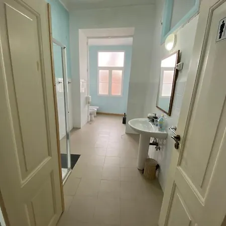 Nature Chiado 2- Cozy Little Double With Shared Bathroom * Lizbona