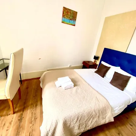 Nature Chiado 2- Cozy Little Double With Shared Bathroom Pensión